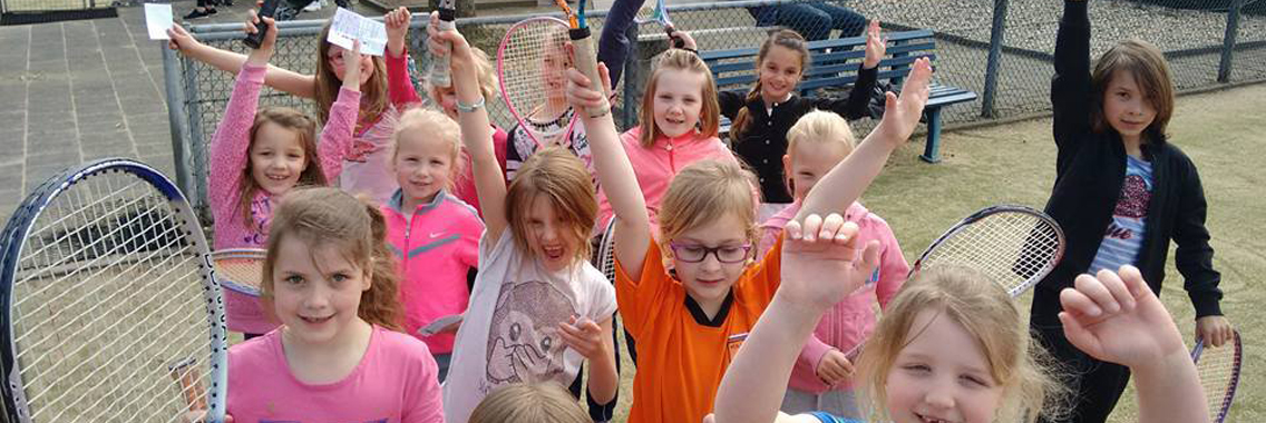 Aantal banen gesloten ivm schooltennis